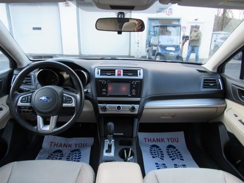 Used 2016 Subaru Outback 2.5i Premium image 21