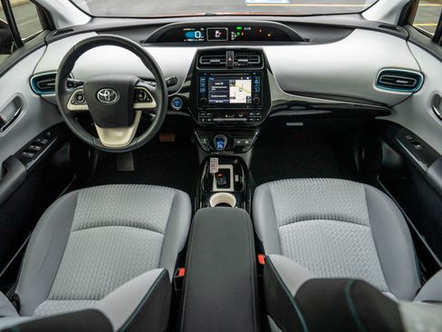 Used 2016 Toyota Prius image 27