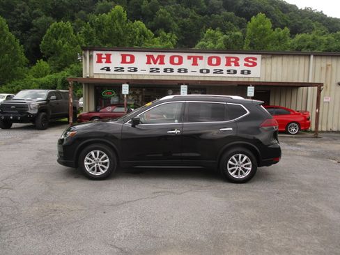 Used 2020 Nissan Rogue FWD SV 2.5L 4-Cyl SUV image 1