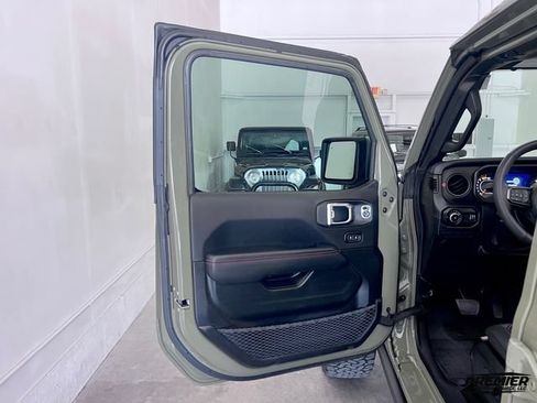 Used 2025 Jeep Wrangler Unlimited Rubicon AWD/4WD image 63