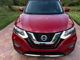 Used 2017 Nissan Rogue SV image 2
