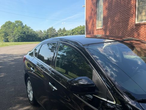 Used 2019 Nissan Sentra SV w/ Trunk Package FWD image 1