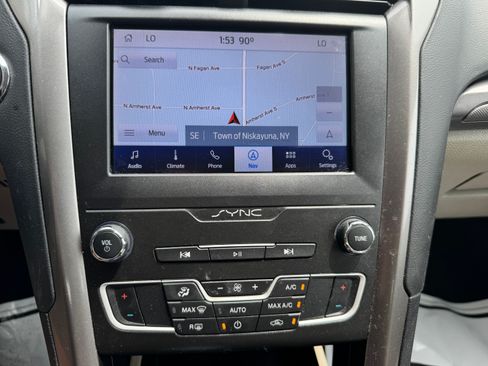 Used 2020 Ford Fusion SE FWD image 17