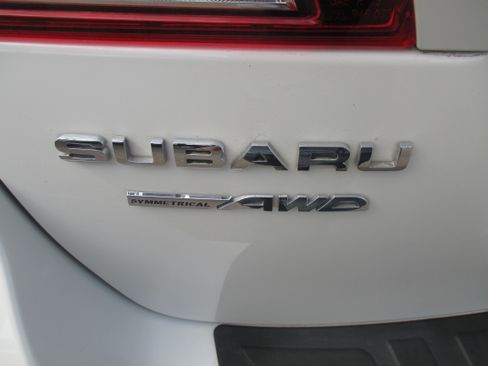 Used 2018 Subaru Outback 2.5i Premium Wagon 4D AWD/4WD image 14