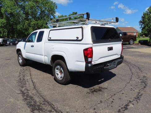 Used 2019 Toyota Tacoma 2WD Access Cab image 3