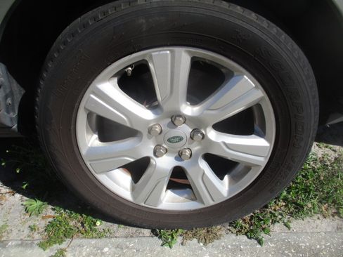 Used 2013 Land Rover LR4 HSE LUX image 16