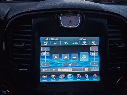 Used 2014 Chrysler 300 S image 25