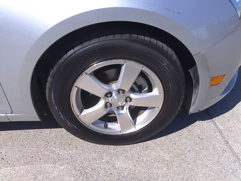 Used 2014 Chevrolet Cruze LT image 35