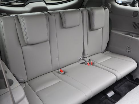 Used 2017 Toyota Highlander XLE image 15