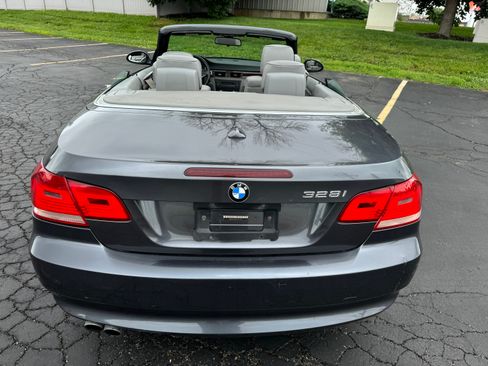 Used 2007 BMW 328i Convertible w/ M-Sport Package image 4
