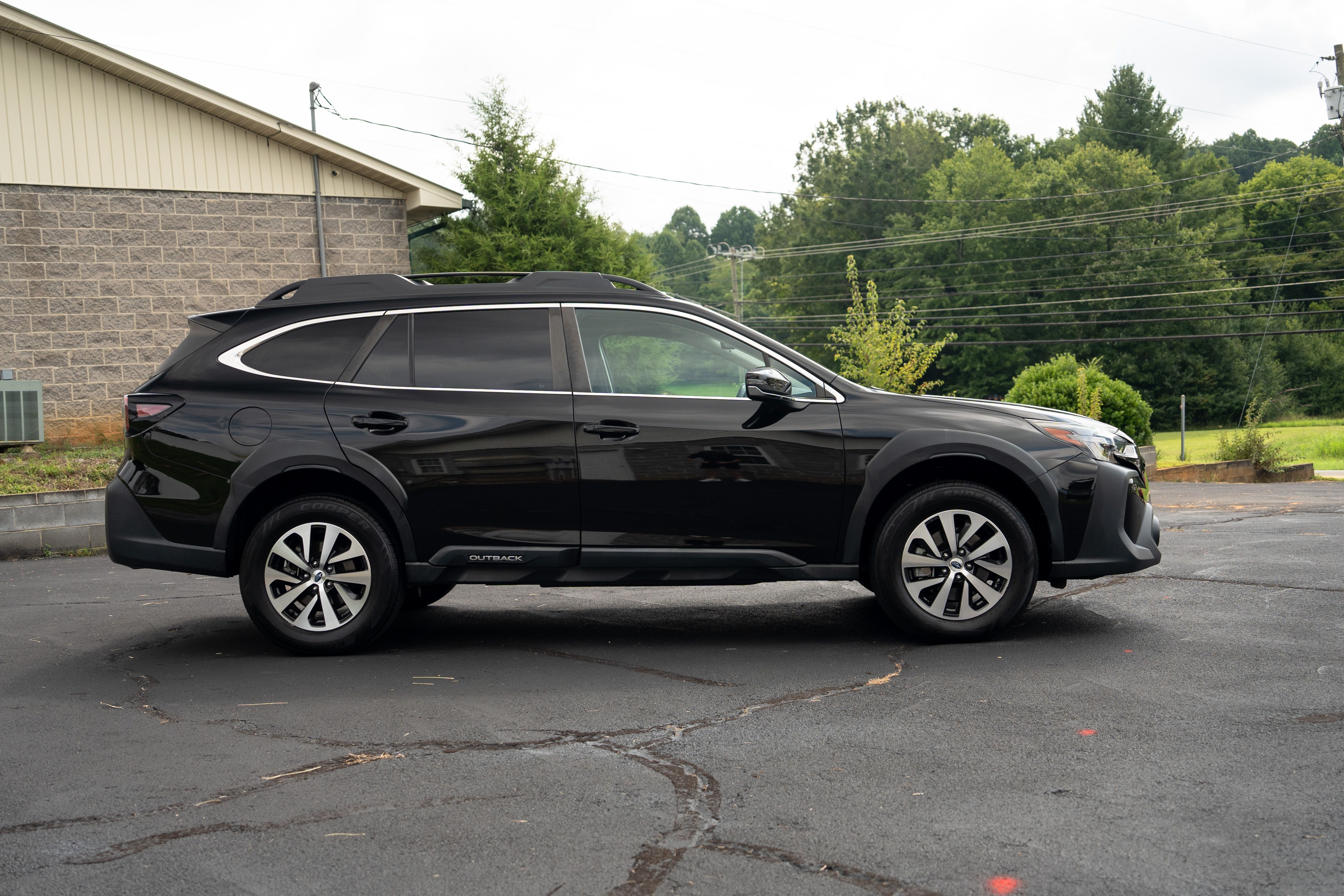 Used 2023 Subaru Outback Touring AWD/4WD image 4