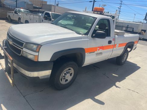 Used 2007 Chevrolet Silverado 2500 image 4