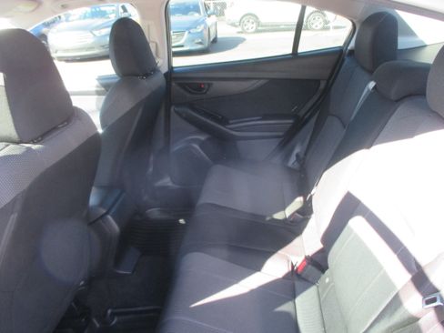 Used 2019 Subaru Impreza 2.0i Premium image 8