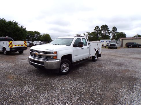 Used 2018 Chevrolet Silverado 2500 LT image 1