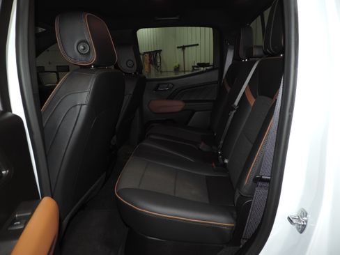 Used 2024 GMC Canyon AT4 image 35