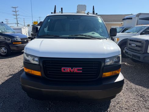 Used 2020 GMC Savana 2500 image 2