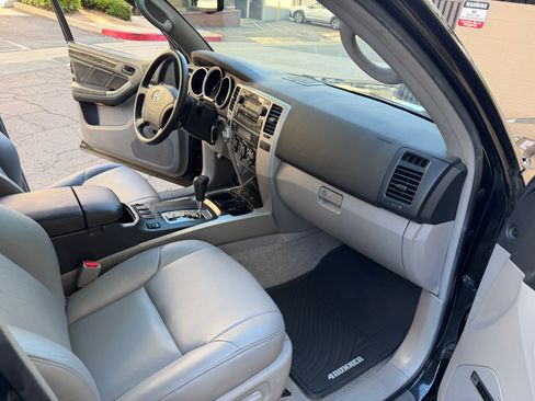 Used 2007 Toyota 4Runner Limited image 33