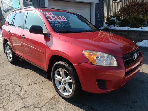 Used 2010 Toyota RAV4 LE image 2