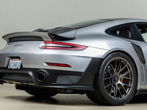 Used 2018 Porsche 911 GT2 RS image 89