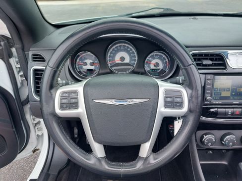 Used 2011 Chrysler 200 Touring image 19
