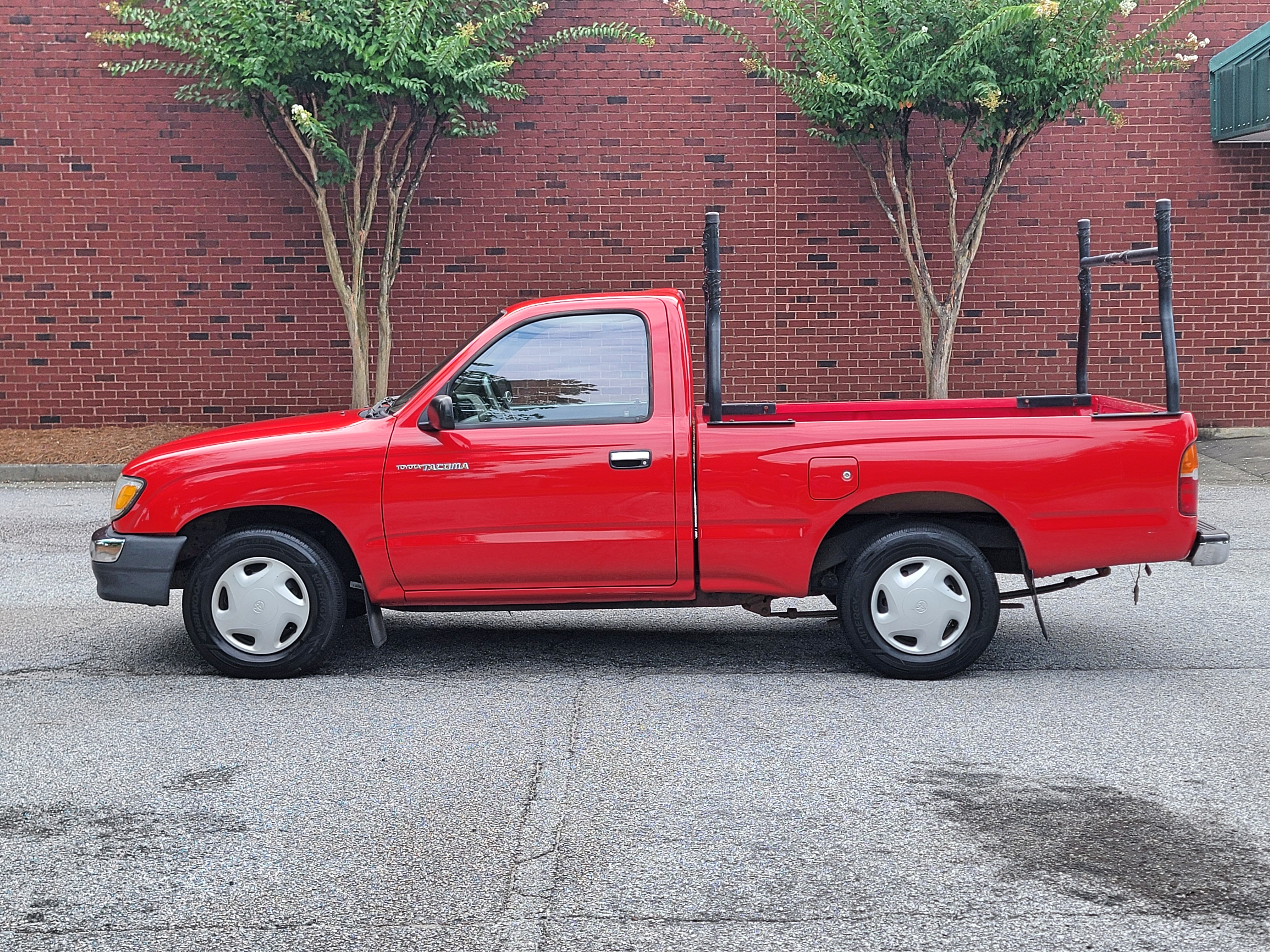 Used 1999 Toyota Tacoma 2WD Regular Cab image 1