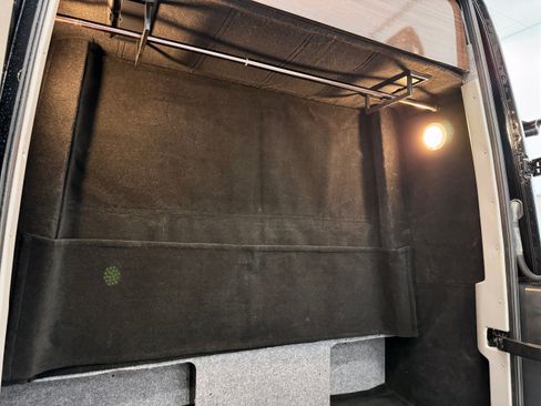 Used 2015 Mercedes-Benz Sprinter 4500 image 31