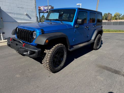 Used 2016 Jeep Wrangler Unlimited Sport image 3