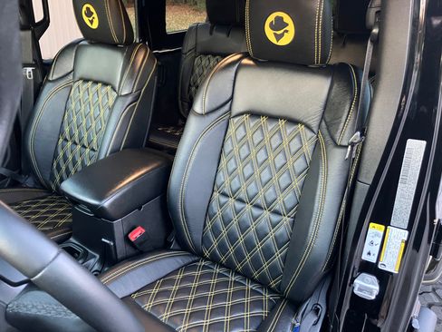 Used 2019 Jeep Wrangler Sport S image 7