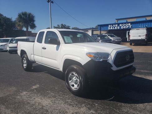 Used 2022 Toyota Tacoma SR image 7