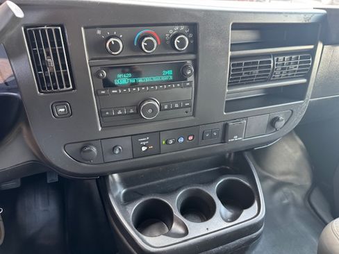 Used 2021 Chevrolet Express 3500 image 10