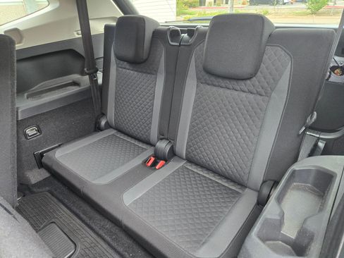 Used 2018 Volkswagen Tiguan S image 28