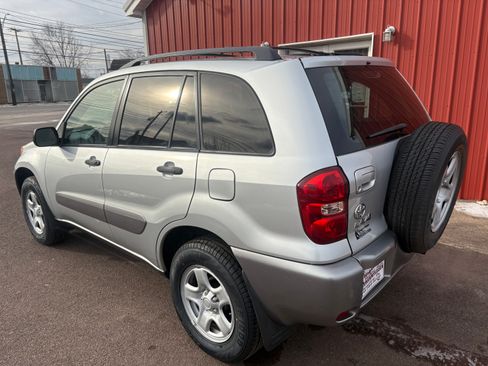 Used 2005 Toyota RAV4 image 4