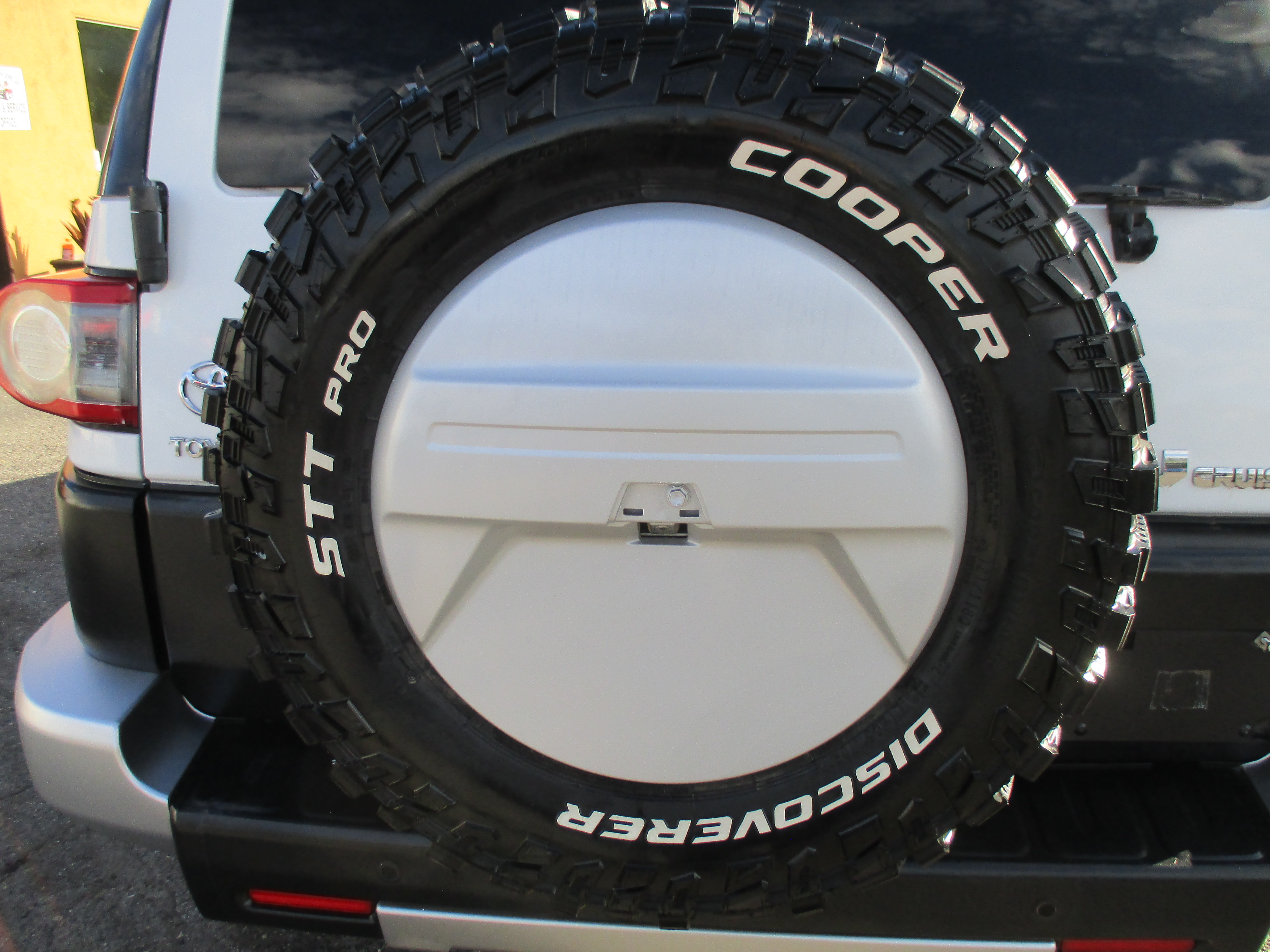 Used 2012 Toyota FJ Cruiser 4WD w/ Upgrade & Convenience image 13
