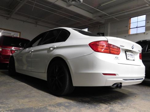 Used 2013 BMW 328i xDrive image 2