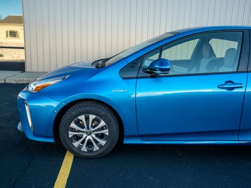 Used 2019 Toyota Prius image 39