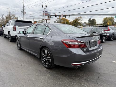 Used 2017 Honda Accord Sport image 6