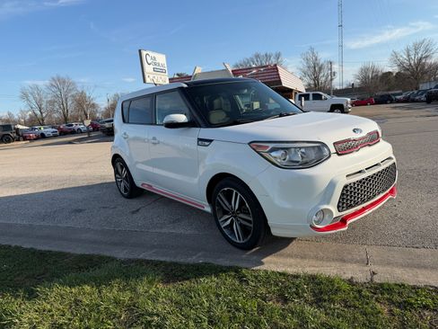 Used 2014 Kia Soul + image 5