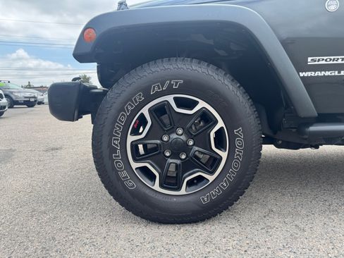 Used 2012 Jeep Wrangler 4WD Sport image 14
