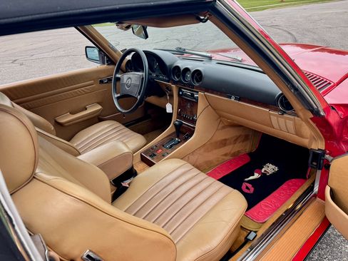 Used 1988 Mercedes-Benz 560 SL UNAVAIL image 32
