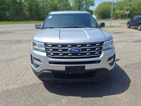 Used 2016 Ford Explorer image 2