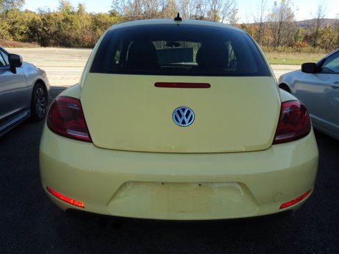 Used 2013 Volkswagen Beetle 2.5 image 12