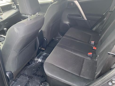 Used 2017 Toyota RAV4 LE image 19