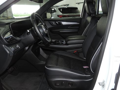 Used 2026 Buick Enclave AWD Sport Touring image 37