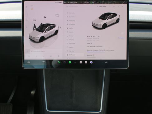 Used 2026 Tesla Model Y AWD image 5