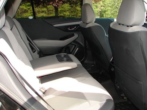 Used 2024 Subaru Outback Premium AWD/4WD image 8