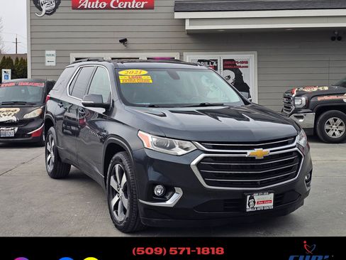 Used 2021 Chevrolet Traverse LT image 1