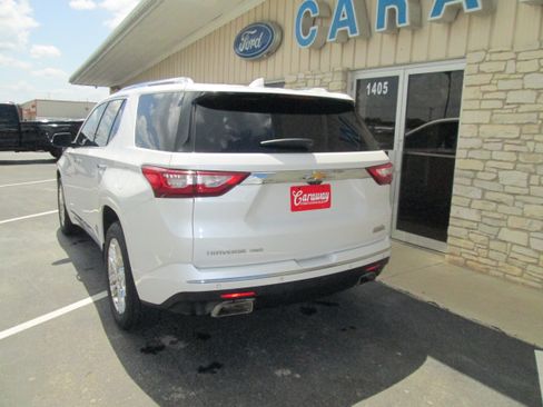 Used 2018 Chevrolet Traverse AWD High Country image 9