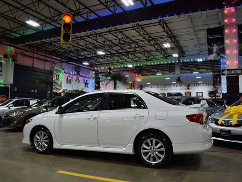 Used 2010 Toyota Corolla S image 4
