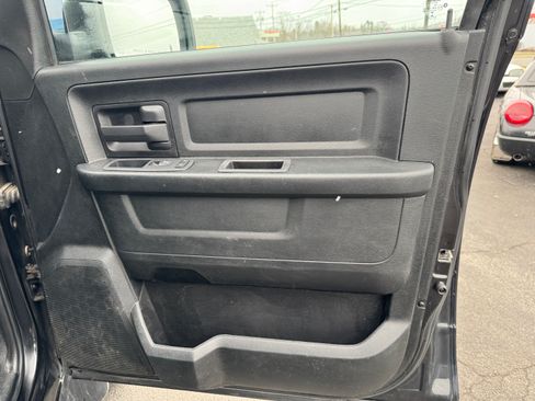 Used 2017 RAM 1500 Express image 9