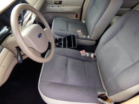 Used 2007 Ford Crown Victoria Police Interceptor image 13